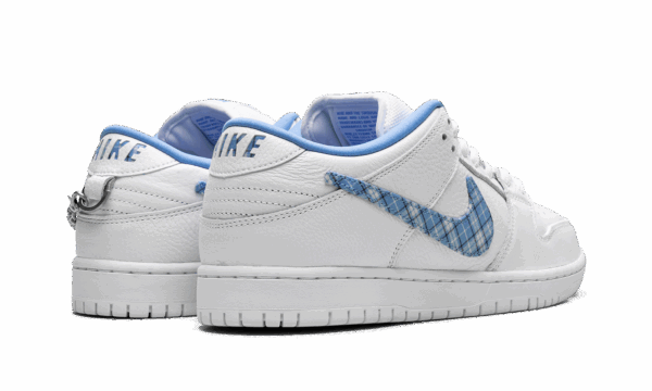 SB Dunk Low "Nicole Hause" - Image 3