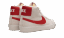 SB ZOOM BLAZER MID "Summmit White / University Red"
