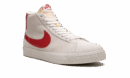 SB ZOOM BLAZER MID "Summmit White / University Red"